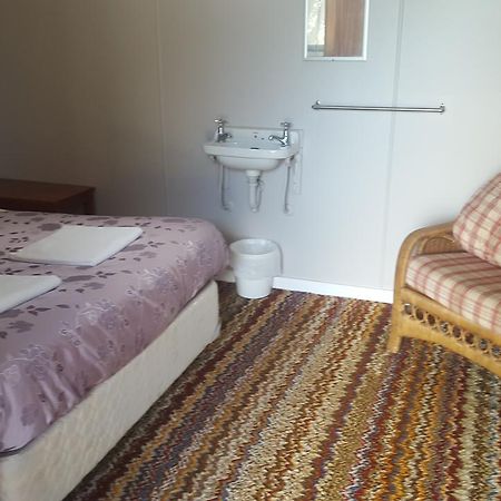 Tingle All Over Budget Accommodation Уолпол Экстерьер фото